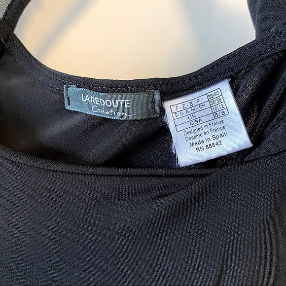 Black dress with embroidered sequin back detail - Picture 6 of 9